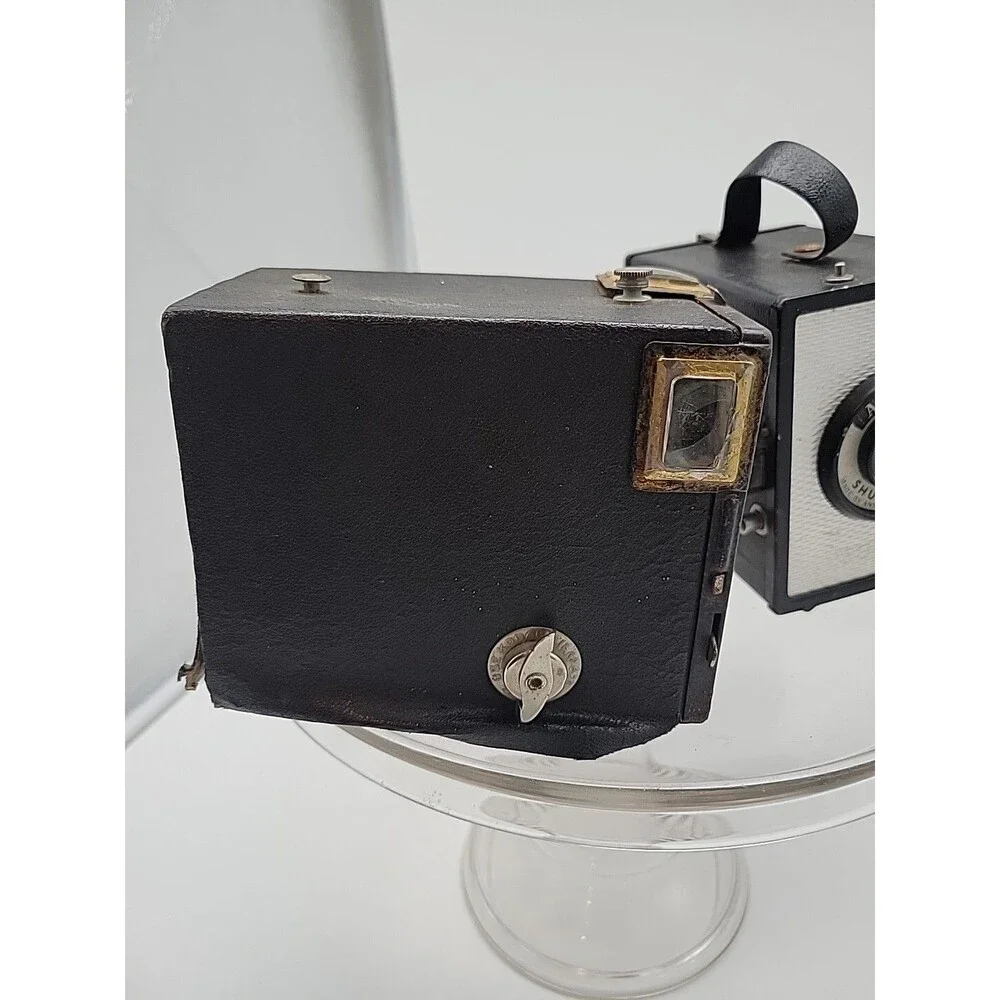 2 Vintage KODAK Six-20 BROWNIE Junior Box Camera For 620 Film & Ansco Shur-flash